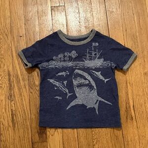 Oshkosh grey and blue toddlers 4T shark and pirate ship tee shirt